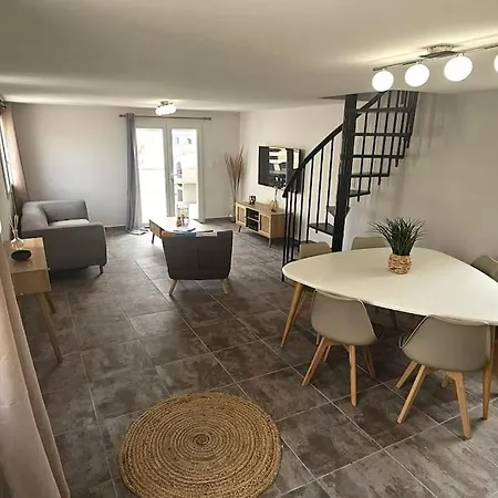 Holiday home Maison Au Bord De L'eau Le Barcares
